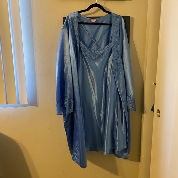 Blue Satin Nighty and Robe - Picture 2 of 3